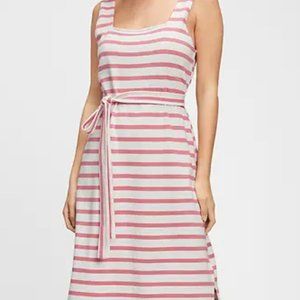 Square neck, tie waist dress